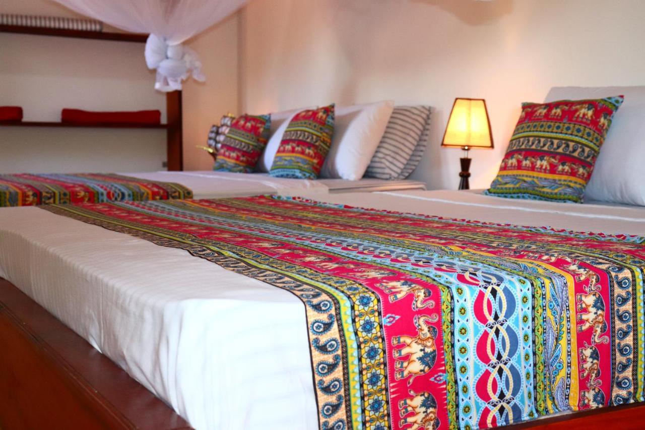 Relax Beach House Tangalle Exterior photo