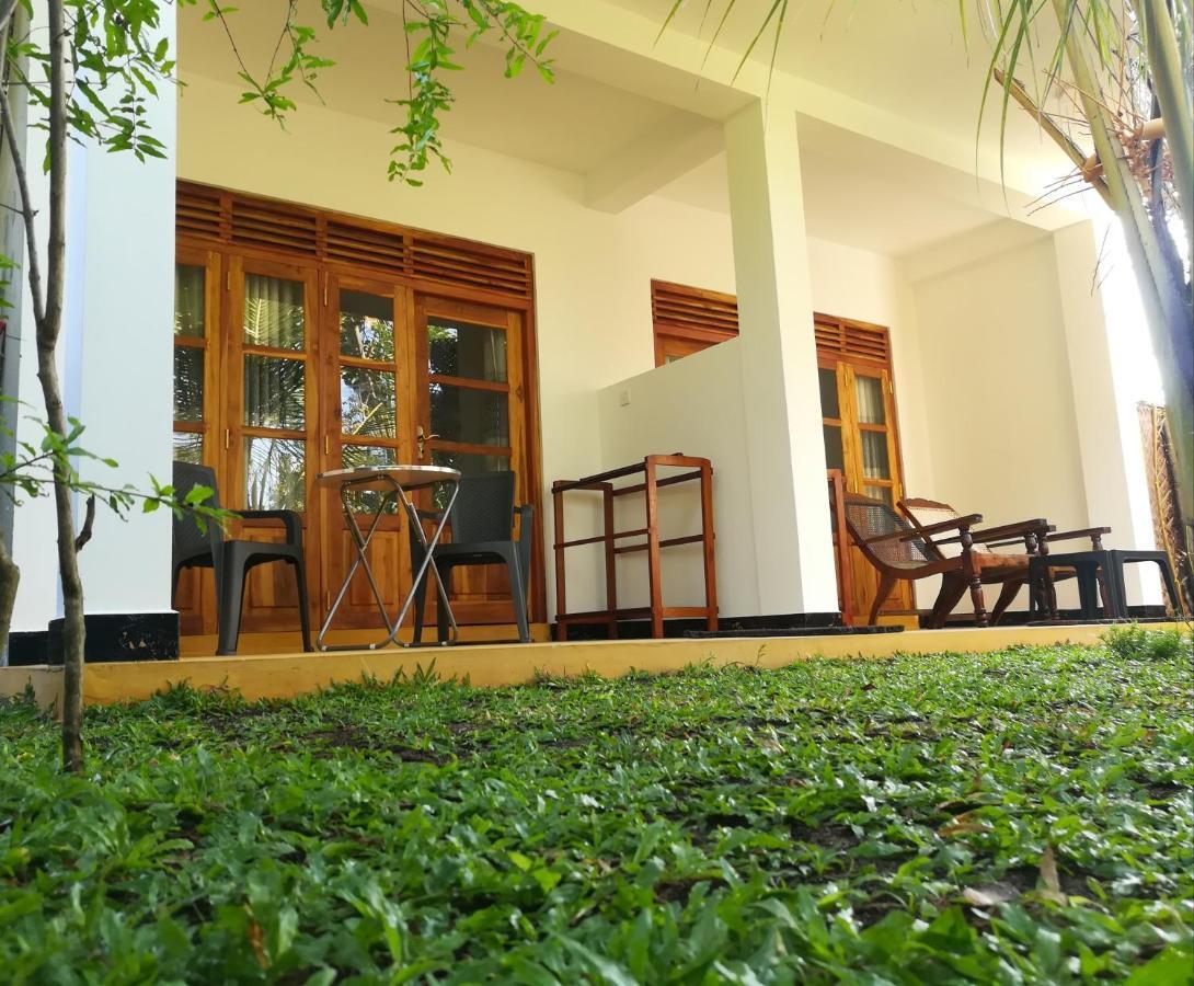 Relax Beach House Tangalle Exterior photo